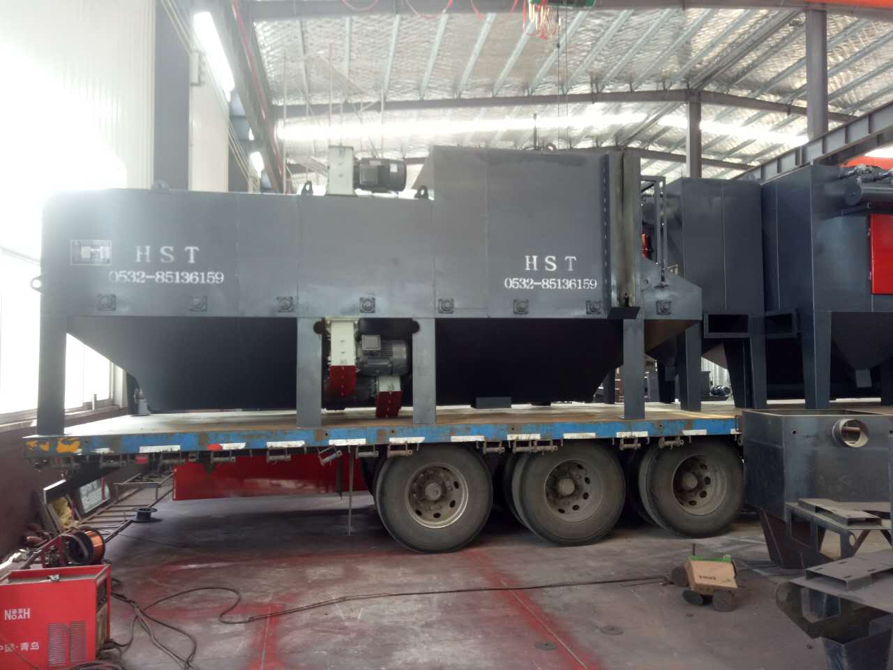 吉林白城整車(chē)發(fā)貨發(fā)698輥道通過(guò)式拋丸機(jī)